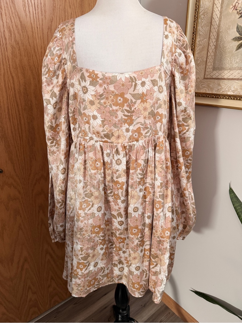Storia Blush Floral Midi Dress with Puff Sleeves